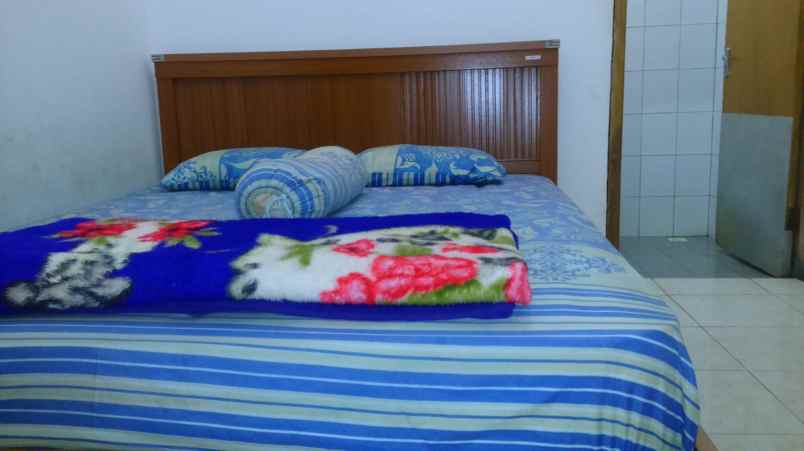 villa perum bukit songgoriti row 5 mobil