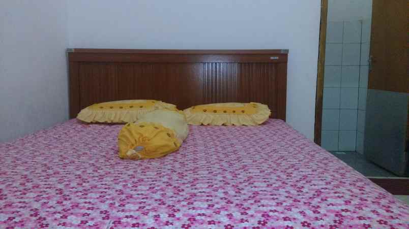 villa perum bukit songgoriti row 5 mobil