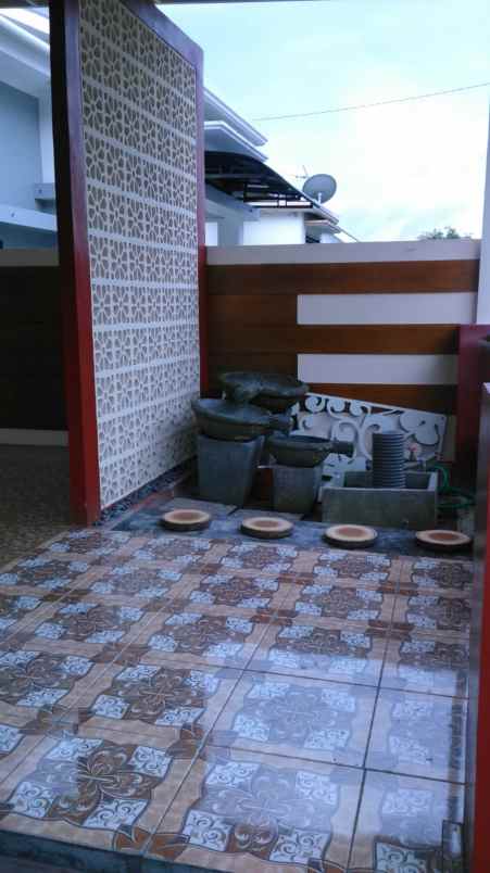 villa perum martabe regency batu row 3 mobil