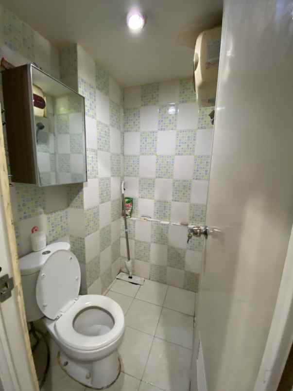 apartemen green pramuka diatas mall