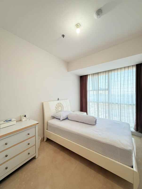 dijual apartemen one icon tunjungan plaza full furnish