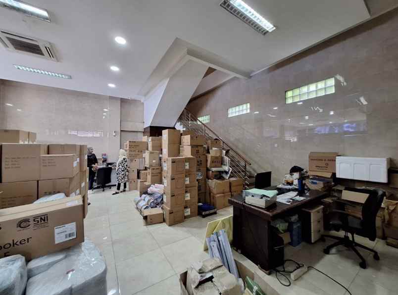 dijual cepat murah gedung di tanah tinggi kemayoran