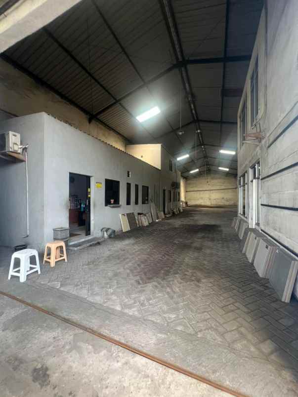 dijual gudang di margomulyo permai surabaya
