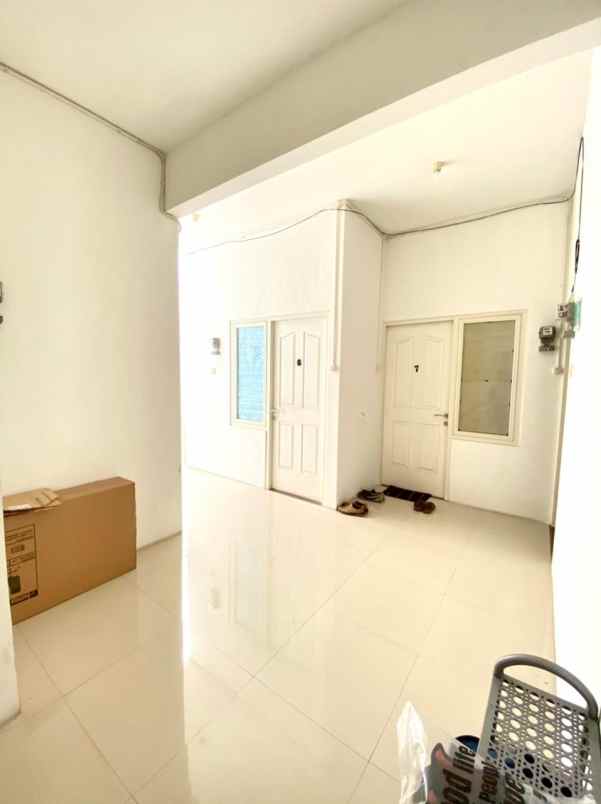 dijual kost jl siwalankerto timur