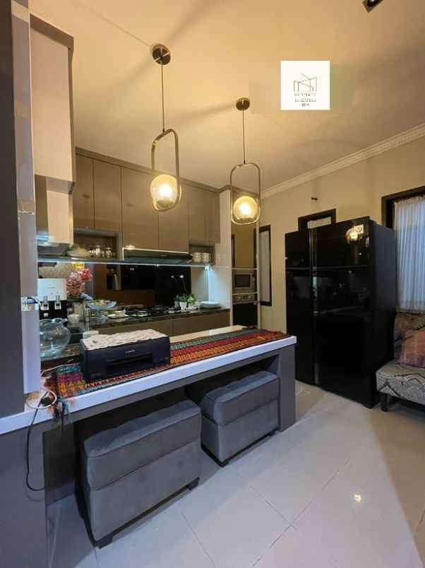 dijual kost jl tubagus ismail