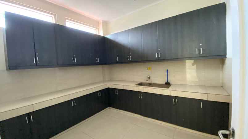 dijual ruko gudang kantor delta silicon lippo cikarang