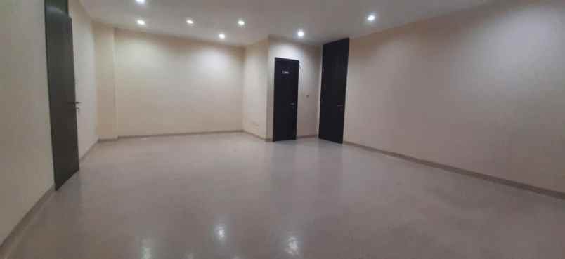 dijual ruko gudang kantor wolter mongsidi 77