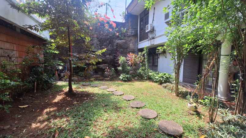dijual rumah 2 lantai wilayah menteng dalam
