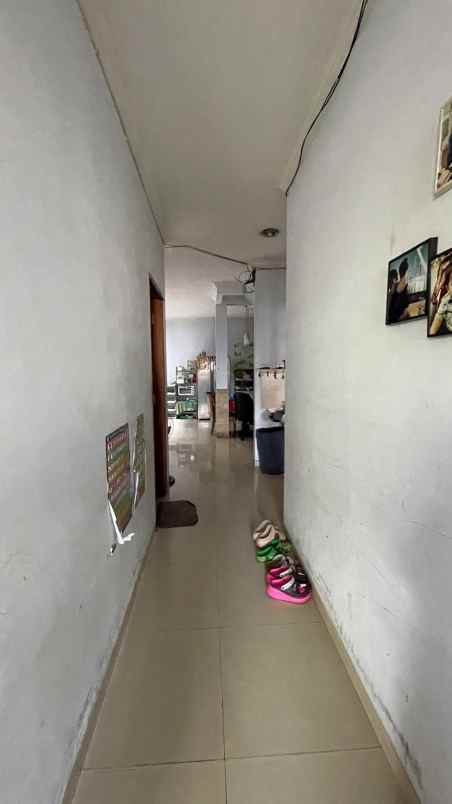 dijual rumah 2lantai di puri indah jakarta barat