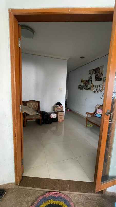 dijual rumah 2lantai di puri indah jakarta barat