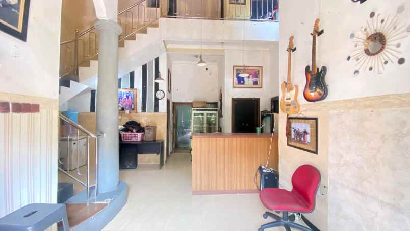 dijual rumah area strategis jambangan