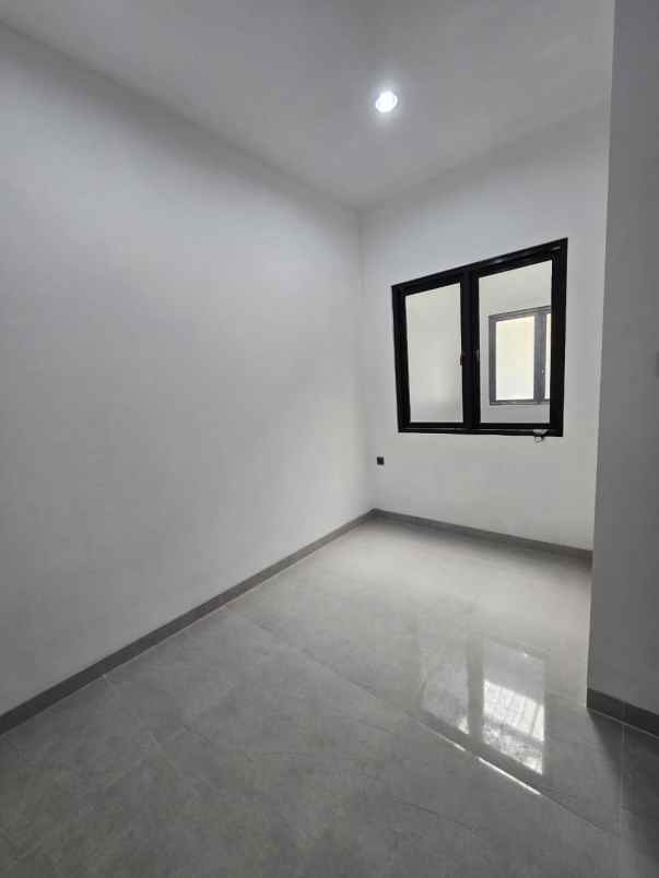 dijual rumah babatan pantai