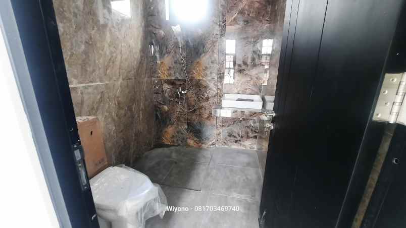 dijual rumah babatan pantai