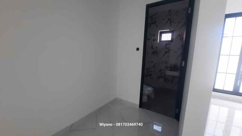 dijual rumah babatan pantai