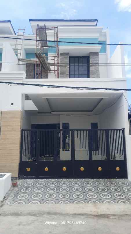 dijual rumah babatan pantai