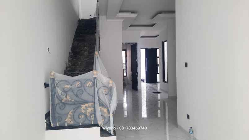 dijual rumah babatan pantai