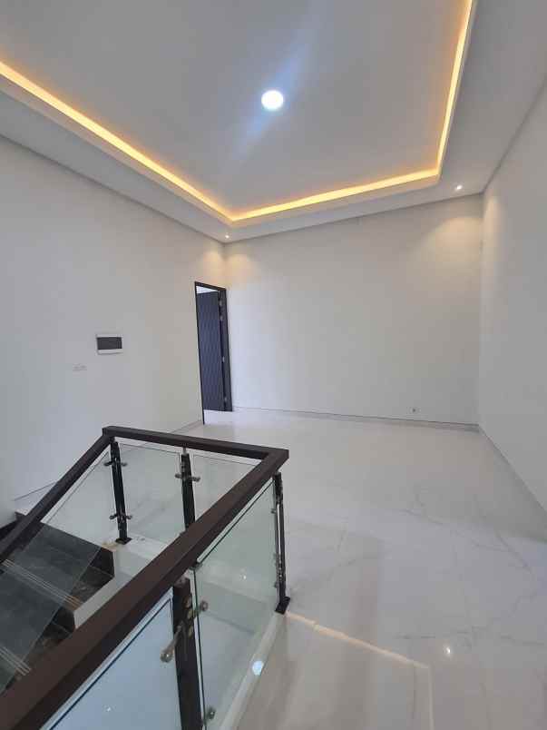 dijual rumah baru citraland cluster fullerton surabaya