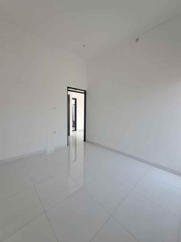 dijual rumah baru minimalis keren