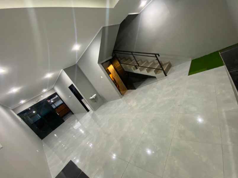 dijual rumah baru tki 2