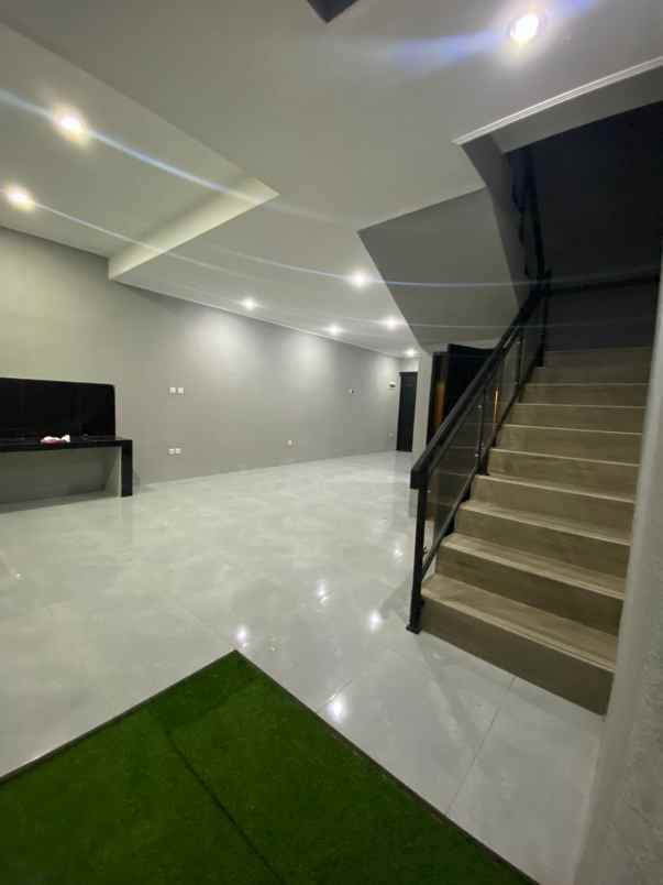 dijual rumah baru tki 2