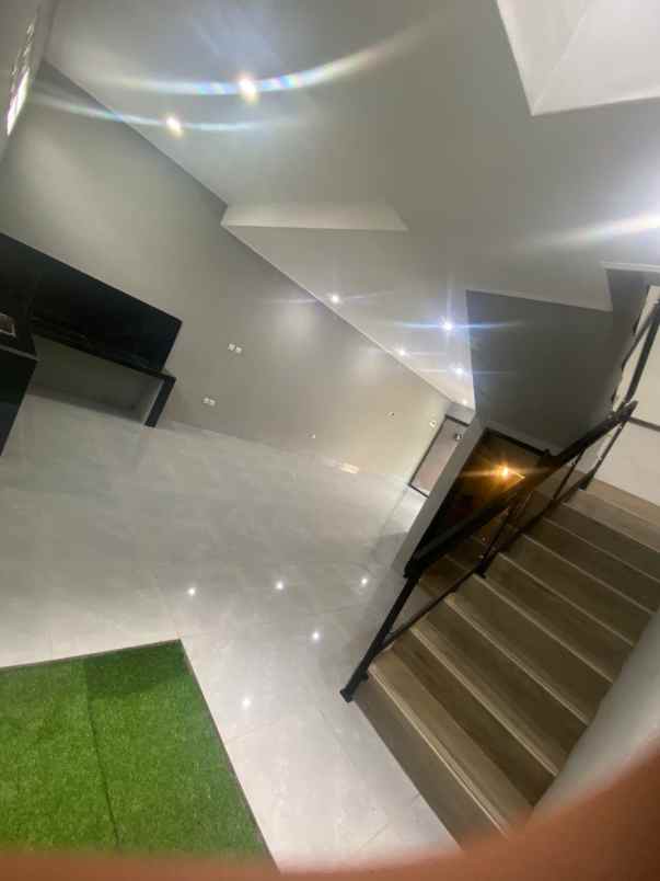 dijual rumah baru tki 2