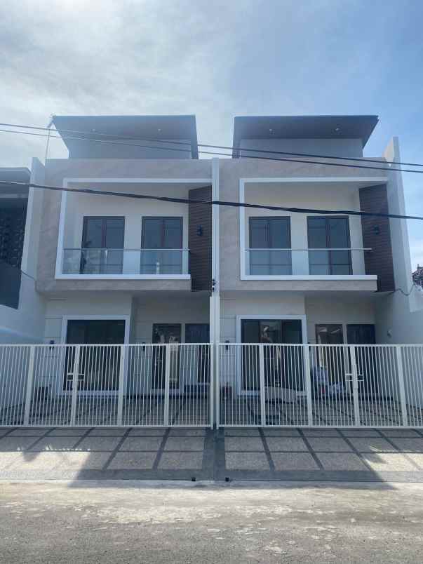 dijual rumah baruk tengah rungkut