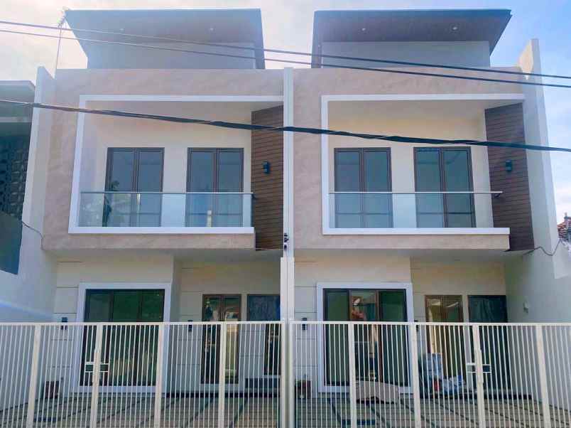 dijual rumah baruk tengah rungkut