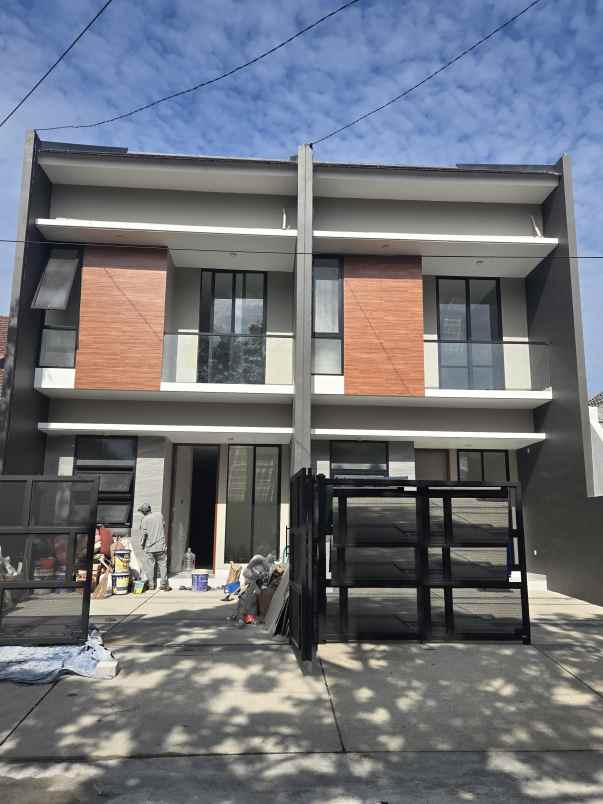 dijual rumah baruk utara rungkut