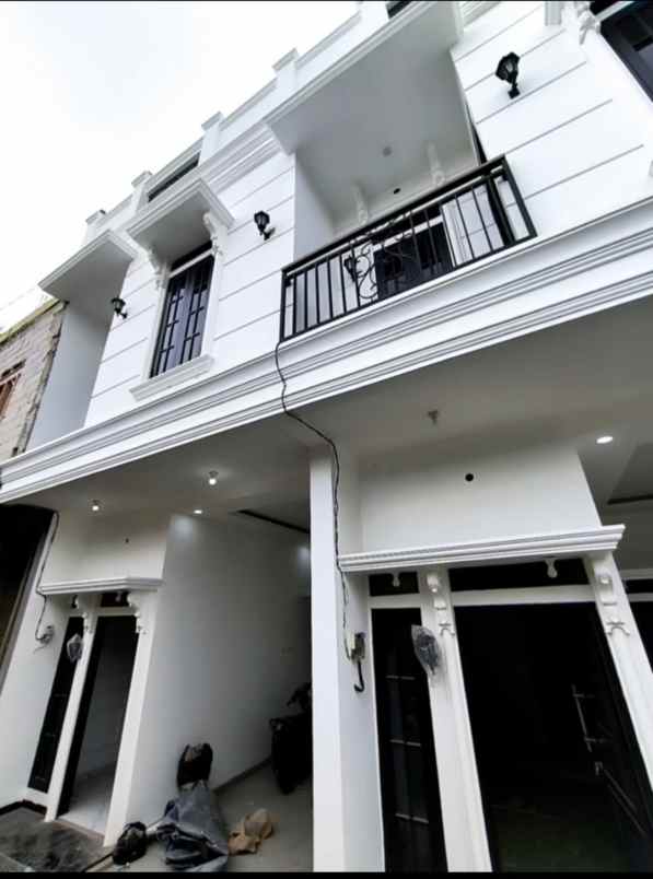 dijual rumah batu ampar kramatjati