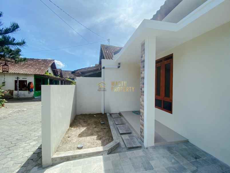 dijual rumah baturetno