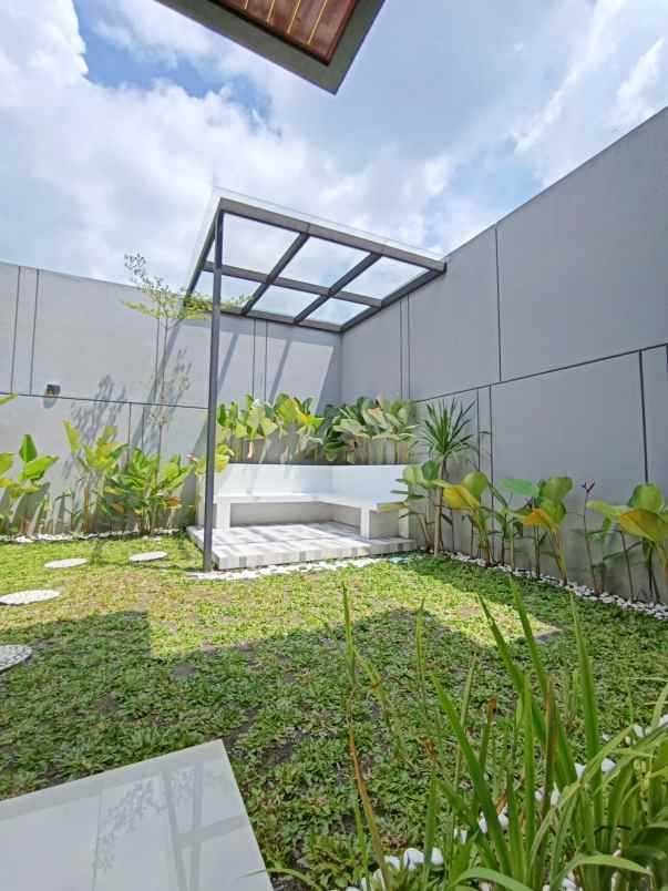 dijual rumah besi jangkang kaliurang km 13