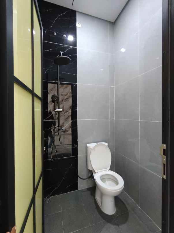 dijual rumah besi jangkang kaliurang km 13