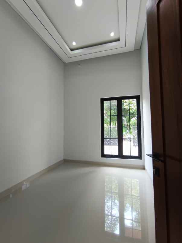 dijual rumah besi jangkang kaliurang km 13