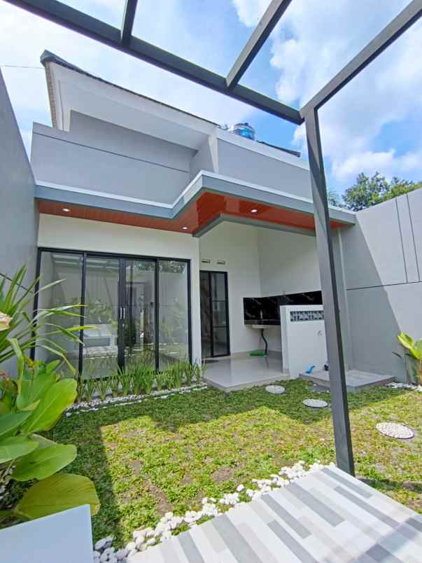 dijual rumah besi jangkang kaliurang km 13