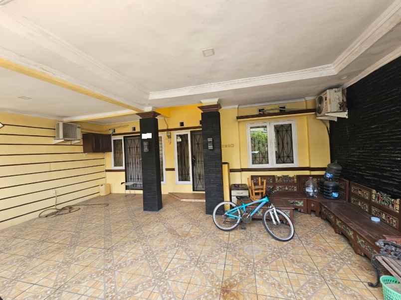dijual rumah boulevard hijau