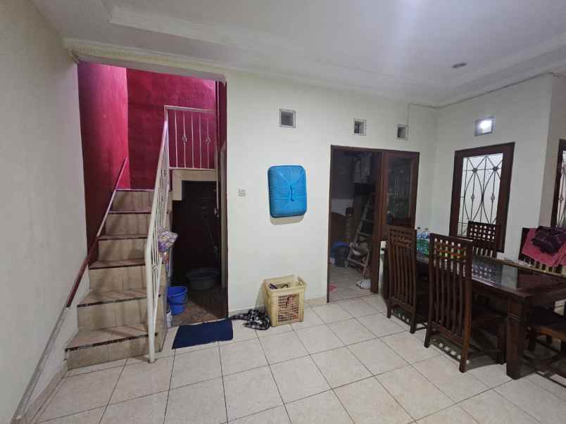 dijual rumah boulevard hijau