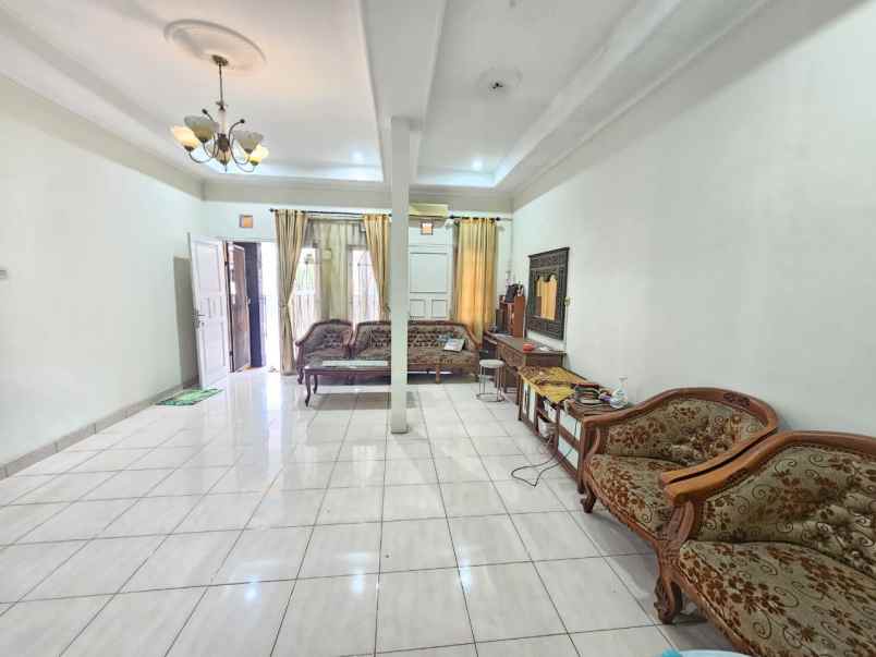 dijual rumah boulevard hijau