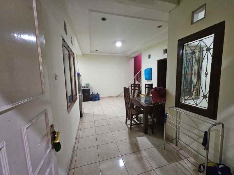 dijual rumah boulevard hijau