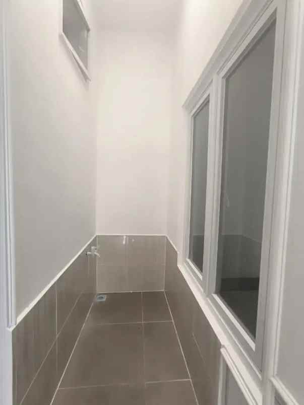 dijual rumah bukit palma surabaya baru