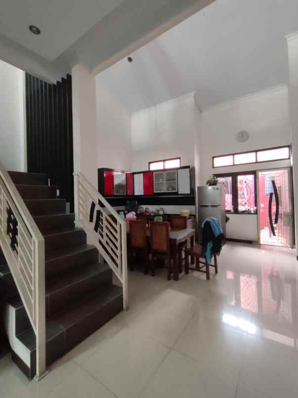 dijual rumah bulevar hijau