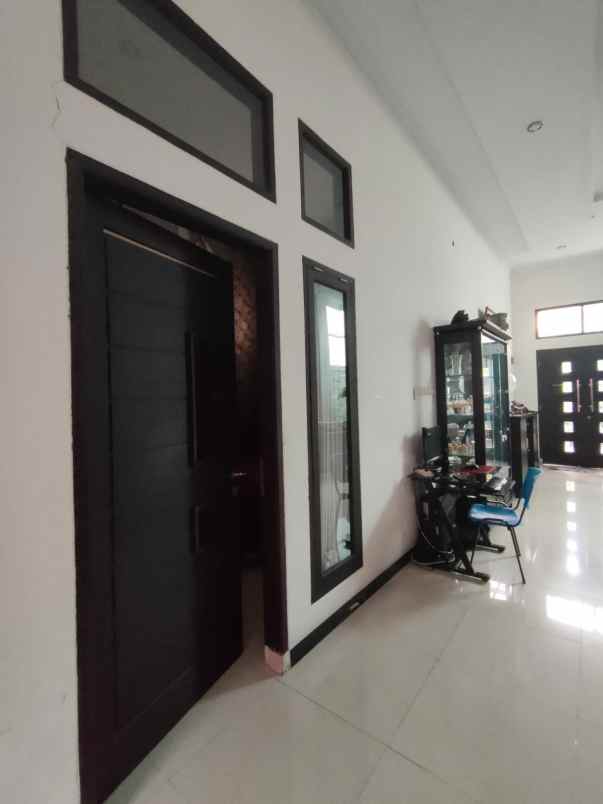 dijual rumah bulevar hijau