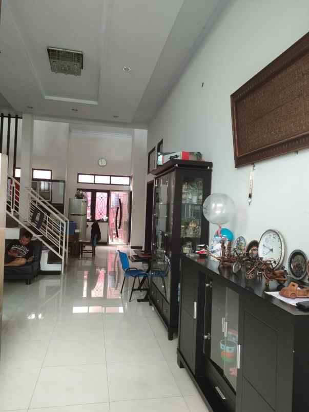 dijual rumah bulevar hijau
