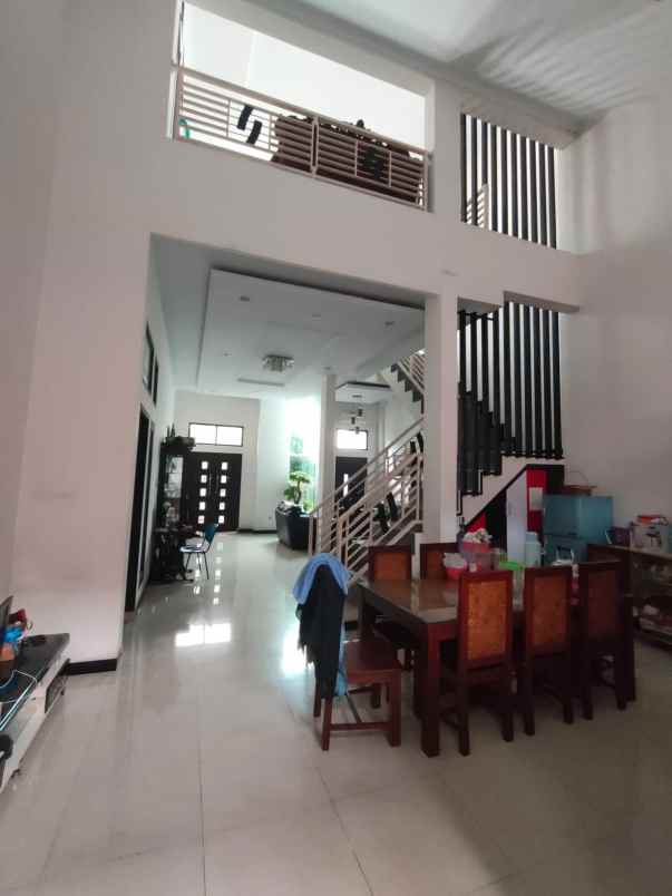 dijual rumah bulevar hijau