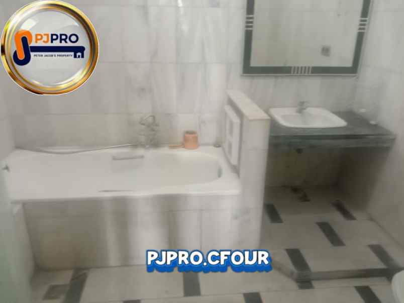 dijual rumah candrabaga