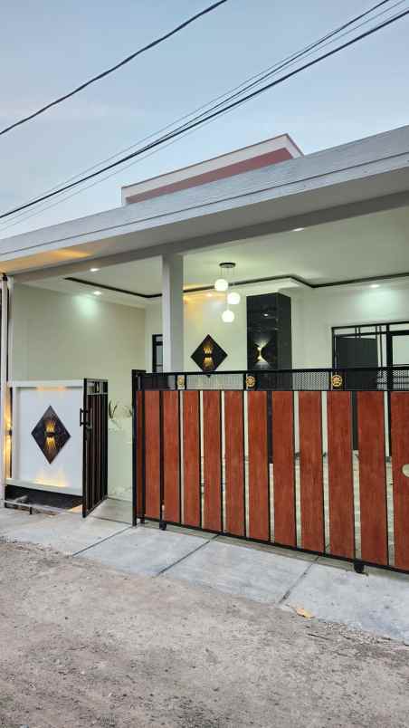 dijual rumah cantik di citra indah city