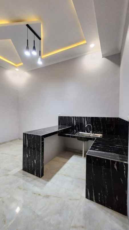 dijual rumah cantik di citra indah city