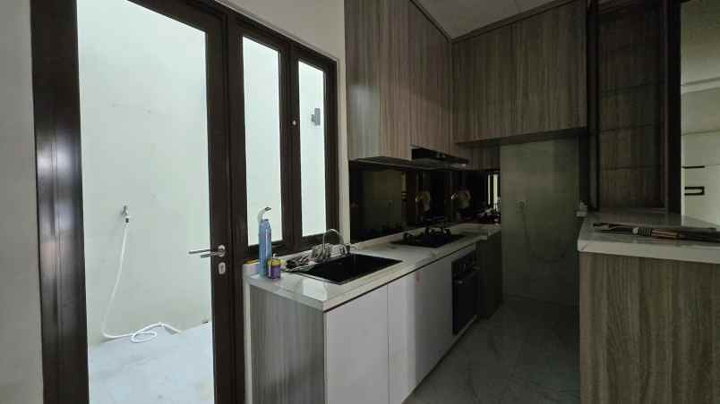 dijual rumah cantik di cluster olive summarecon bekasi