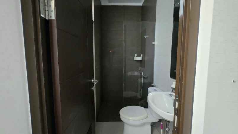 dijual rumah cantik di cluster olive summarecon bekasi