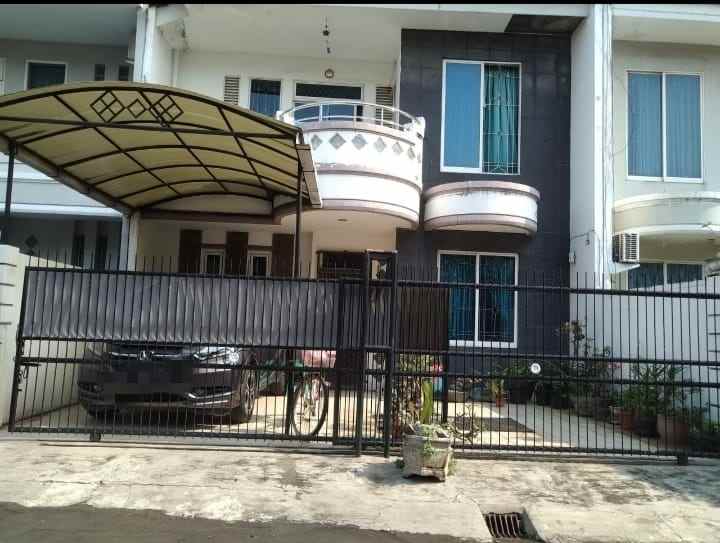 dijual rumah cantik di daerah taman modern