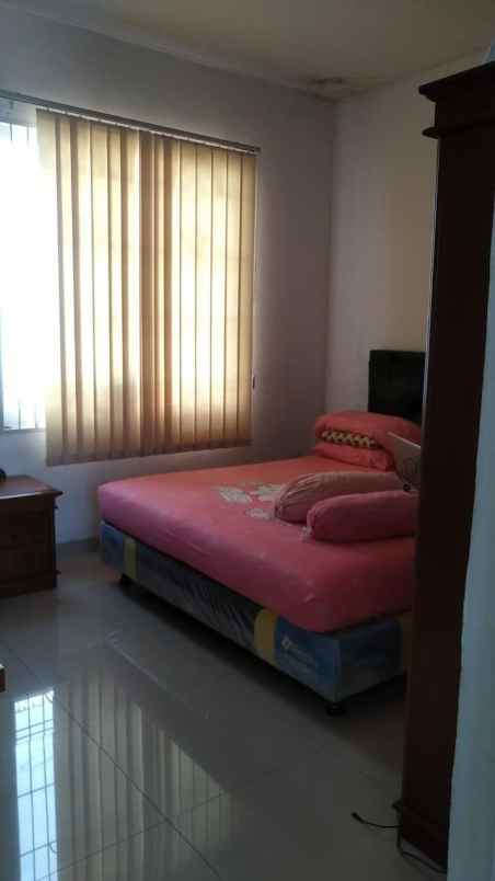 dijual rumah cantik di daerah taman modern